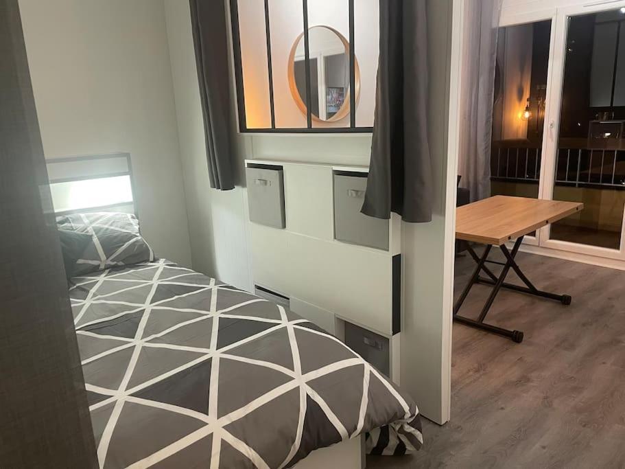 Le Cocon Hyerois Apartment Hyeres Bagian luar foto